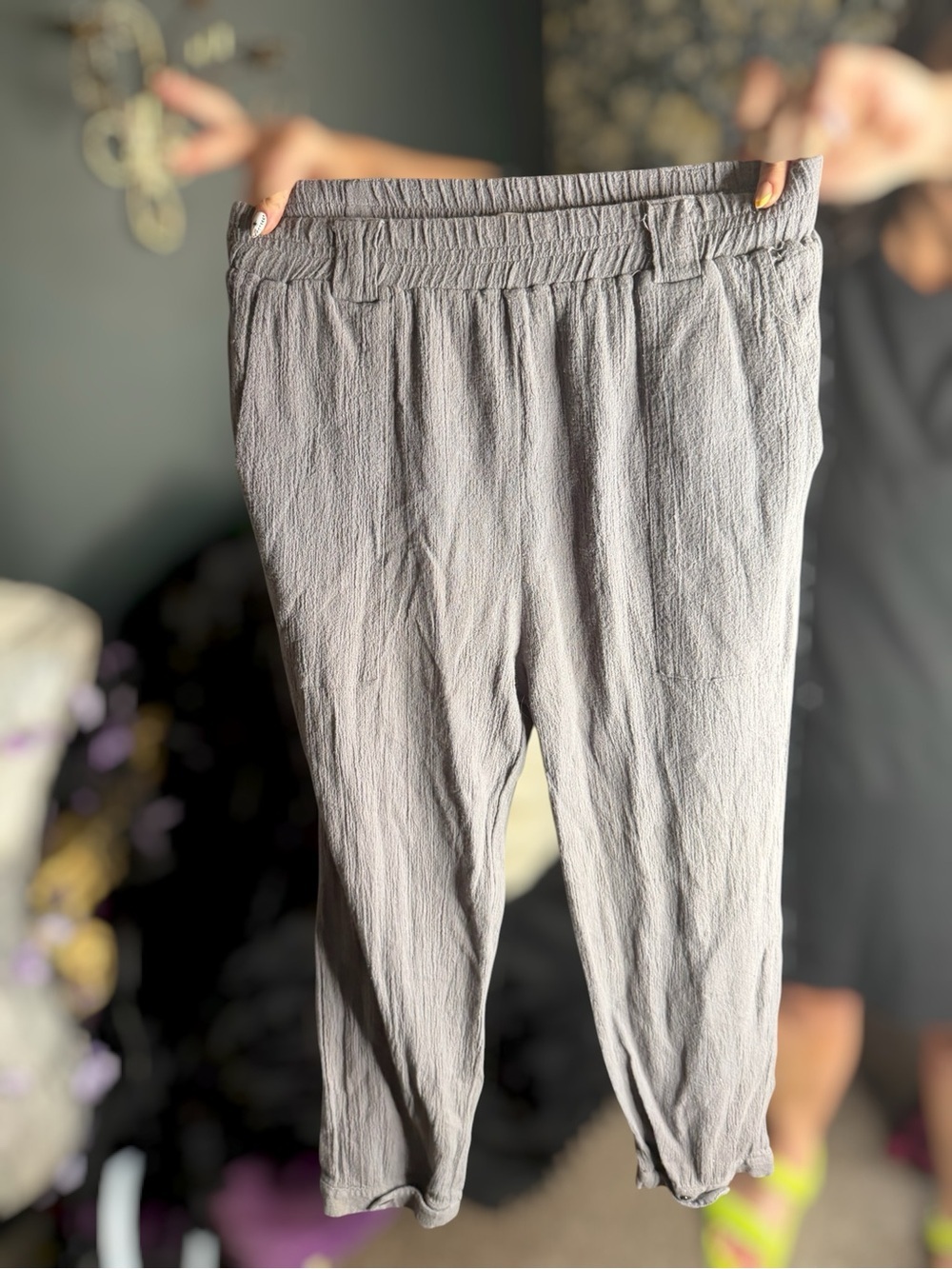 Listicle Light Gray Cropped Elastic Waist Pants